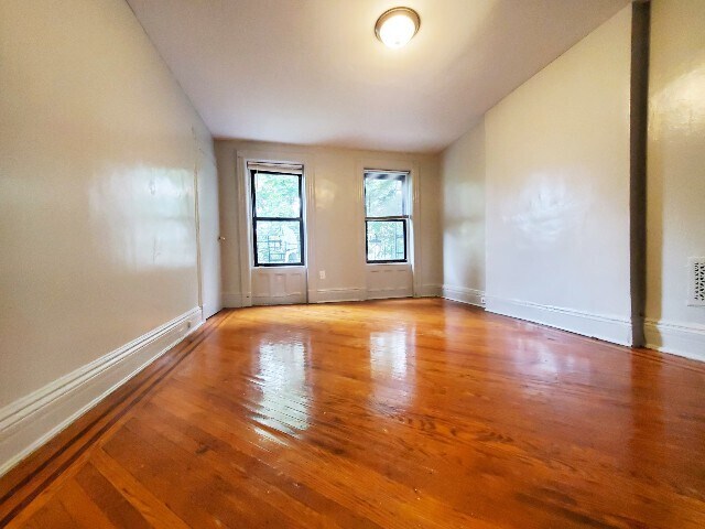 Building Photo - 218 Van Buren St