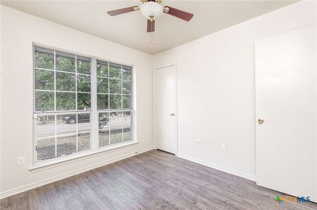 Building Photo - 1306 Elke Cir