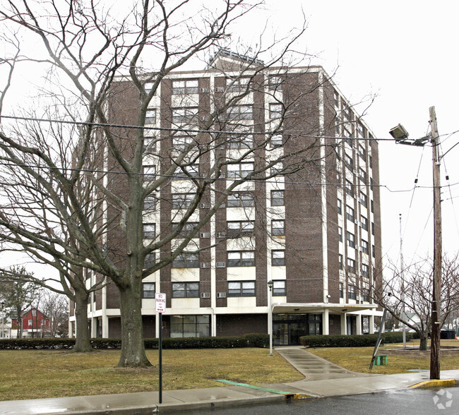 Primary Photo - Kennedy Tower