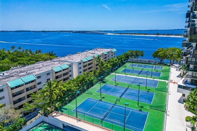Building Photo - 2333 Brickell Ave