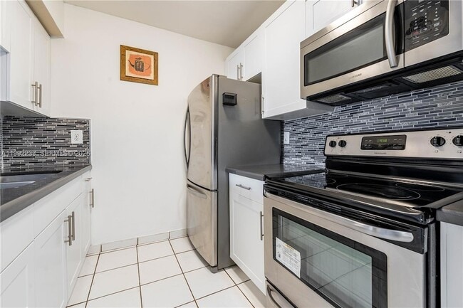 Building Photo - 250 NW 107th Ave