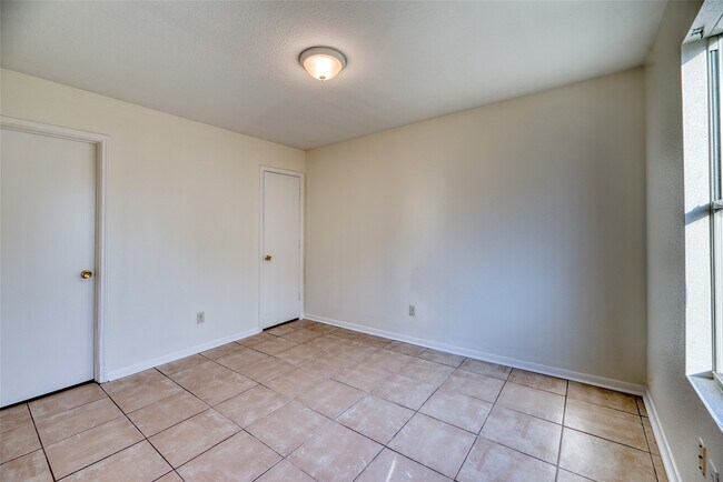 Building Photo - 7210 Fox Hall Ln