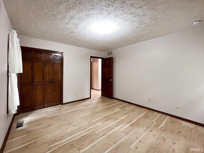 Building Photo - 1633 Greenfield Ct