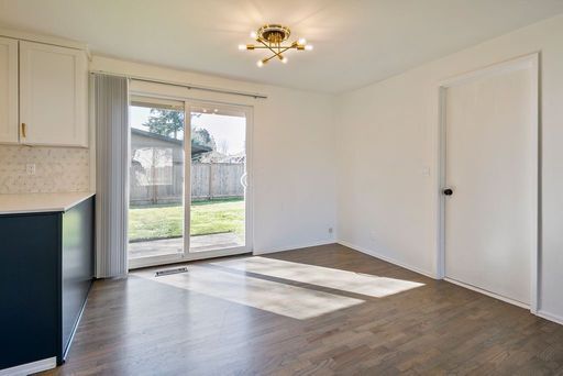 Building Photo - Adorable 3 bedroom Lynnwood rambler