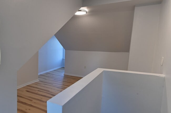 Building Photo - 3 Bedroom Single Family Home on Rudy Rd