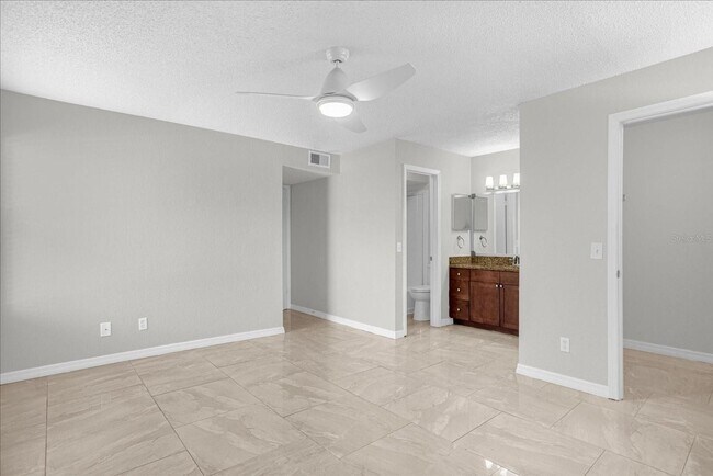 Building Photo - 5132 Conroy Rd