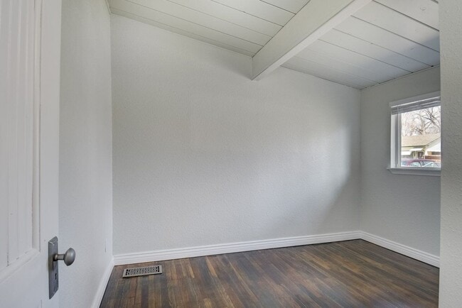 Building Photo - 918 S Arcadia St