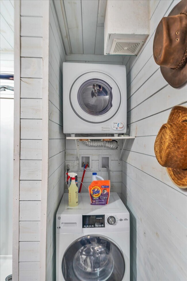 Building Photo - 2796 Camp Easter Rd