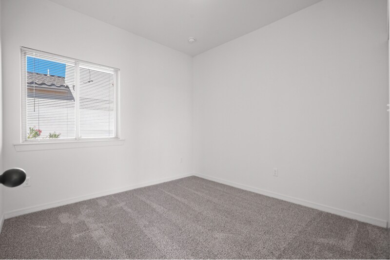 Building Photo - 912 Clapham St