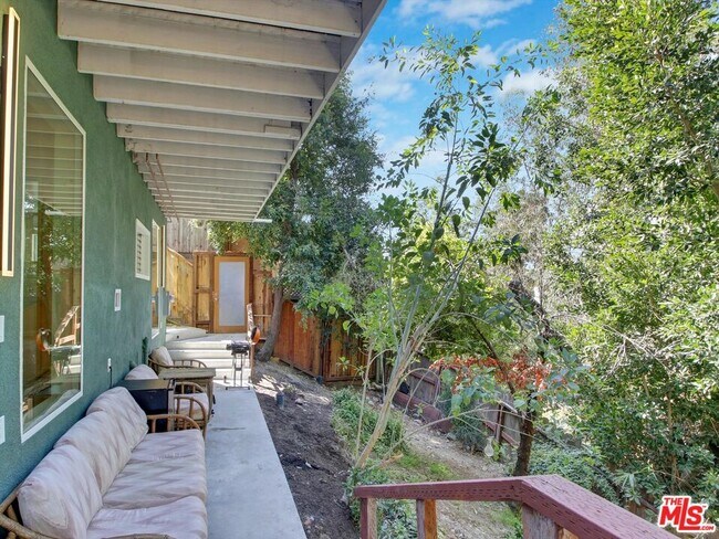Building Photo - 6921 Pso Del Serra