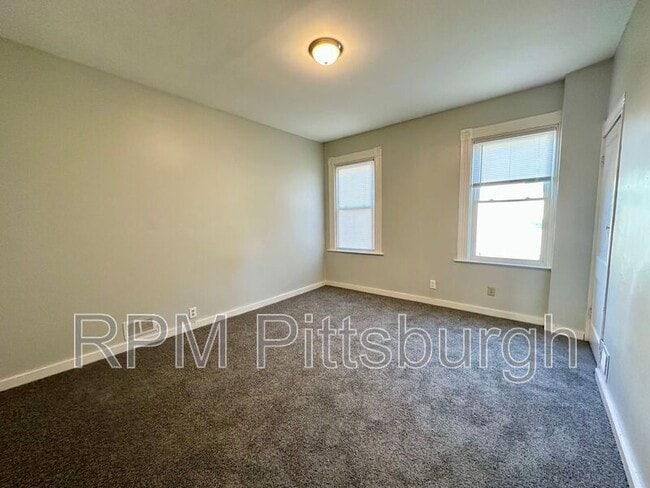 Building Photo - 828 Walbridge St
