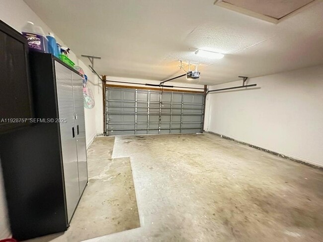 Building Photo - 720 2nd Pl SW