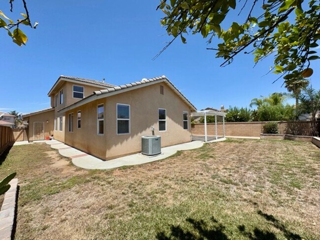 Building Photo - 4 Bedroom Menifee home available now for l...