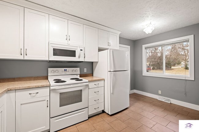 Building Photo - CAMDEN DUPLEX 11614-16