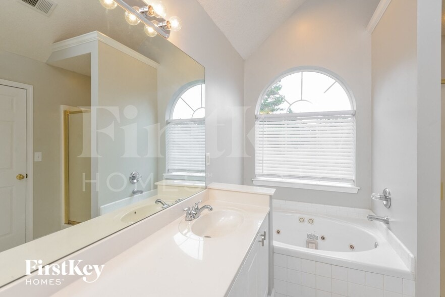 Building Photo - 3021 Bowron Rd