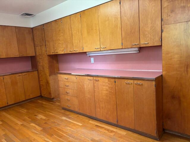 Building Photo - 580 Riverview Dr