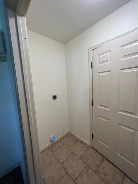 Building Photo - 1218 Saint John Loop