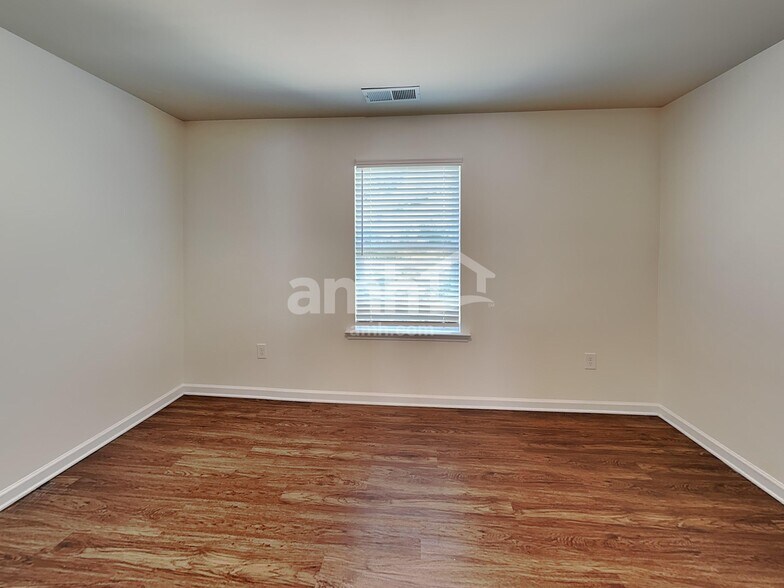 Building Photo - 701 Woodall Rd