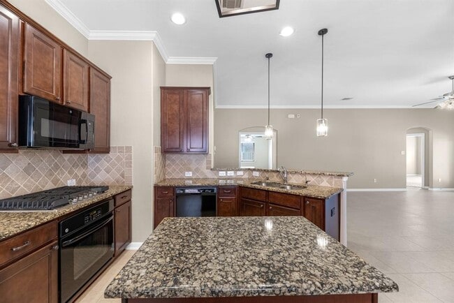 Building Photo - 10103 Sweet Willow Ln
