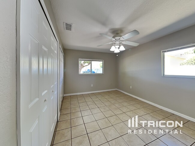 Building Photo - 4369 Montano Ave