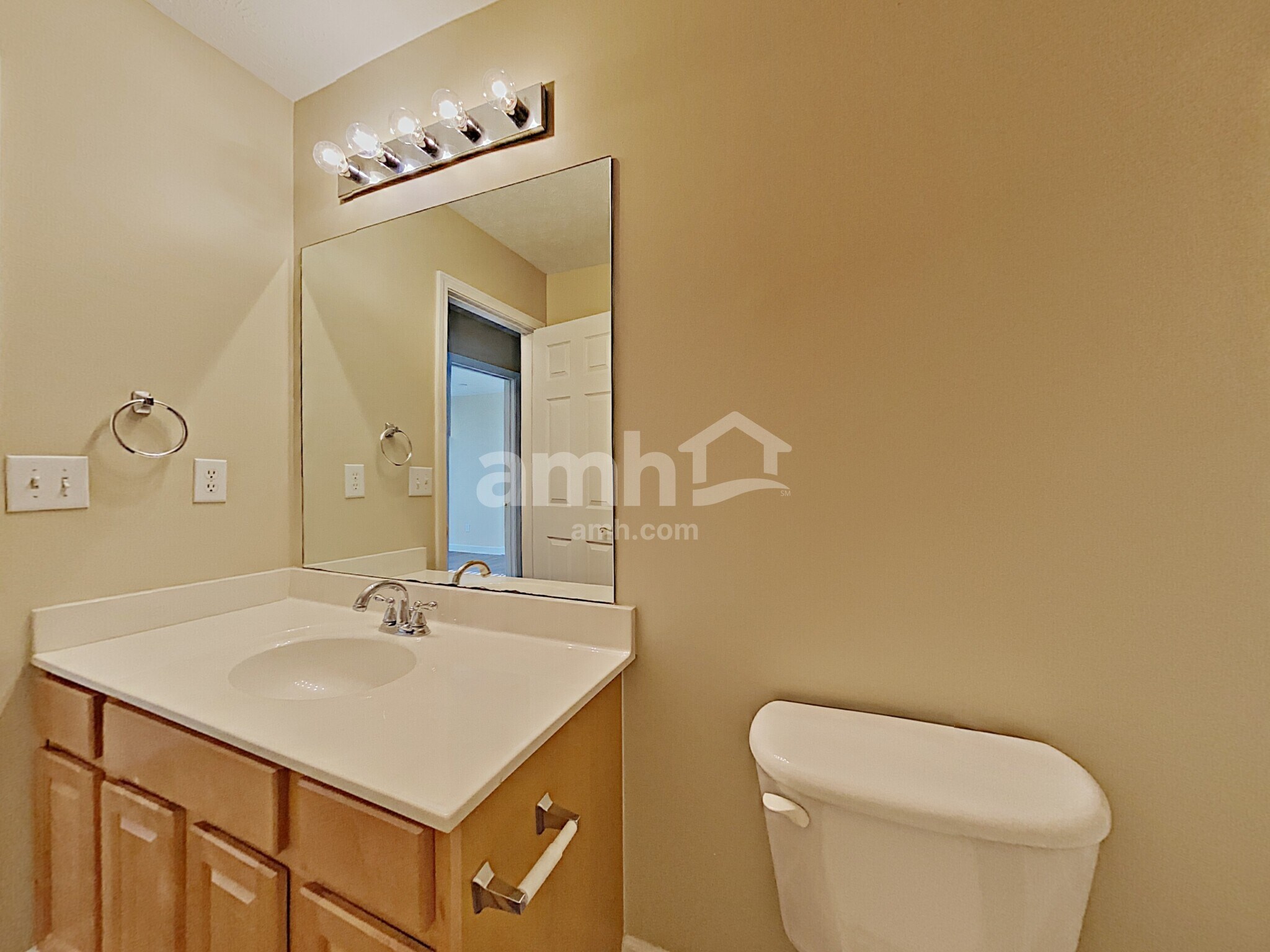 Building Photo - 102 Baker Springs Ln