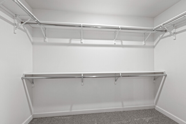 Master Closet - 5604 Troylene Ct