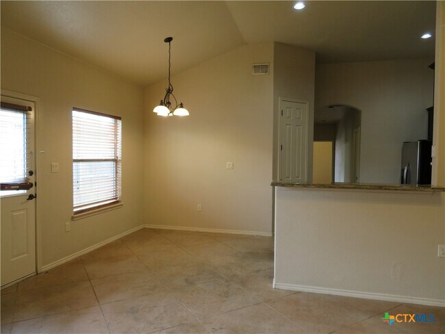 Building Photo - 247 Rosalie Dr