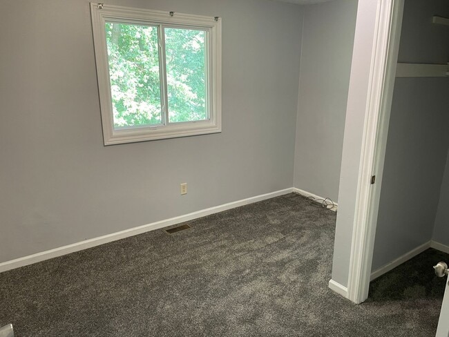 Building Photo - Charming 3-Bedroom Ranch Home in Comstock ...