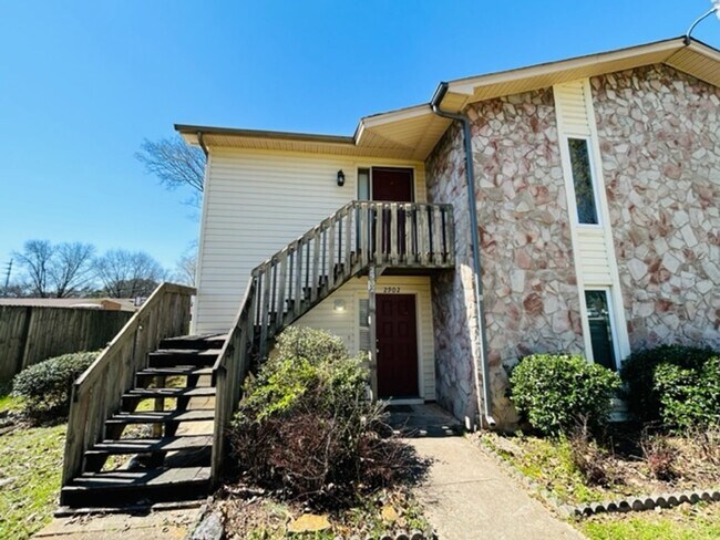 Building Photo - 2902 6th St.