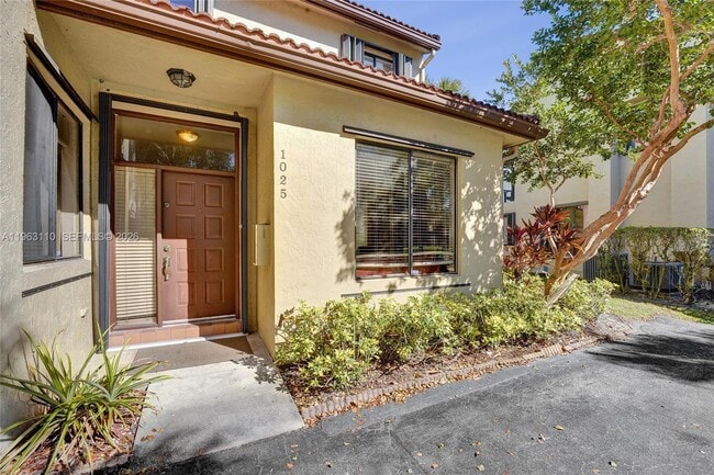 Building Photo - 1025 NW 105th Way