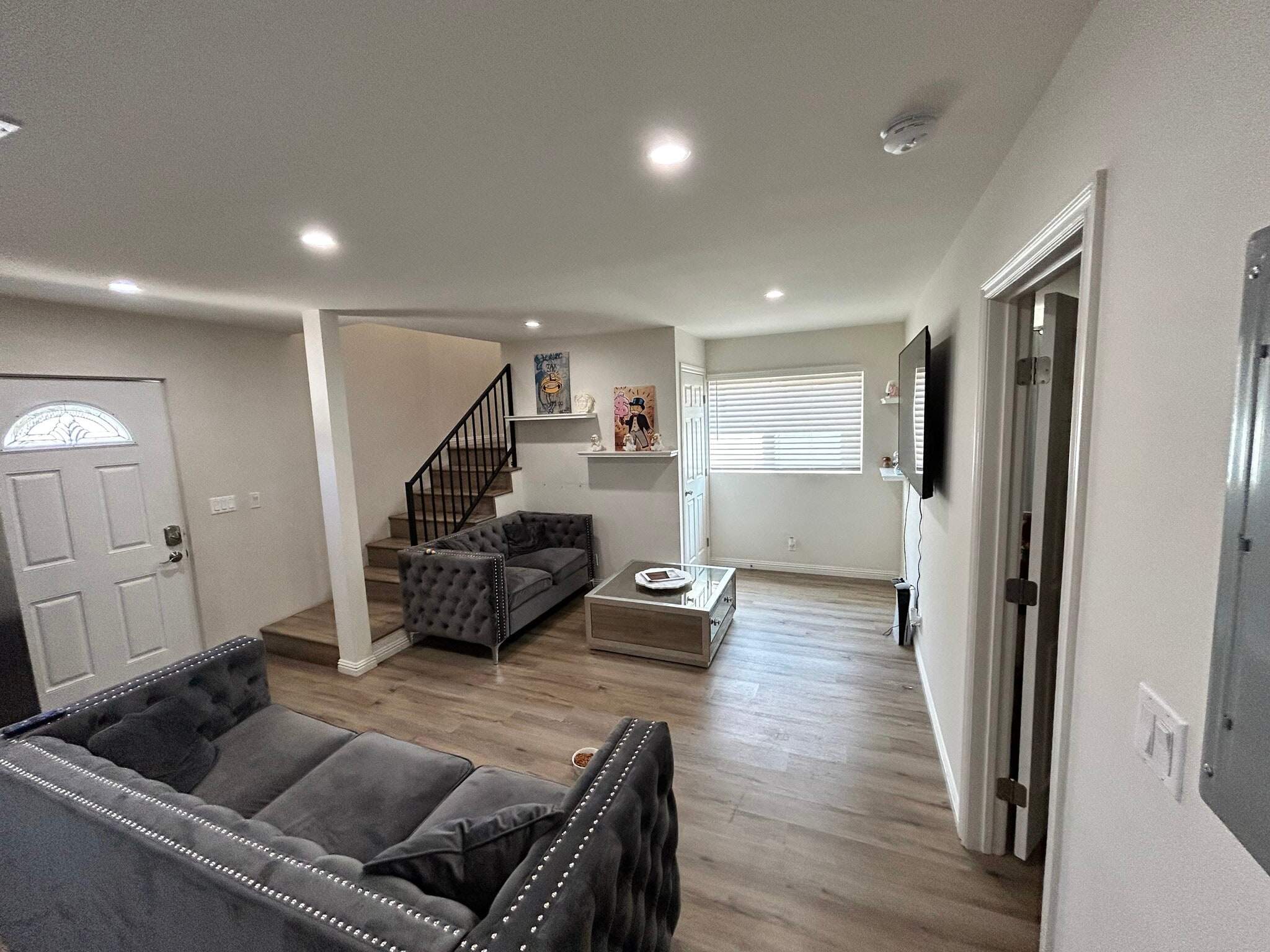 Building Photo - 6724 Nestle Ave