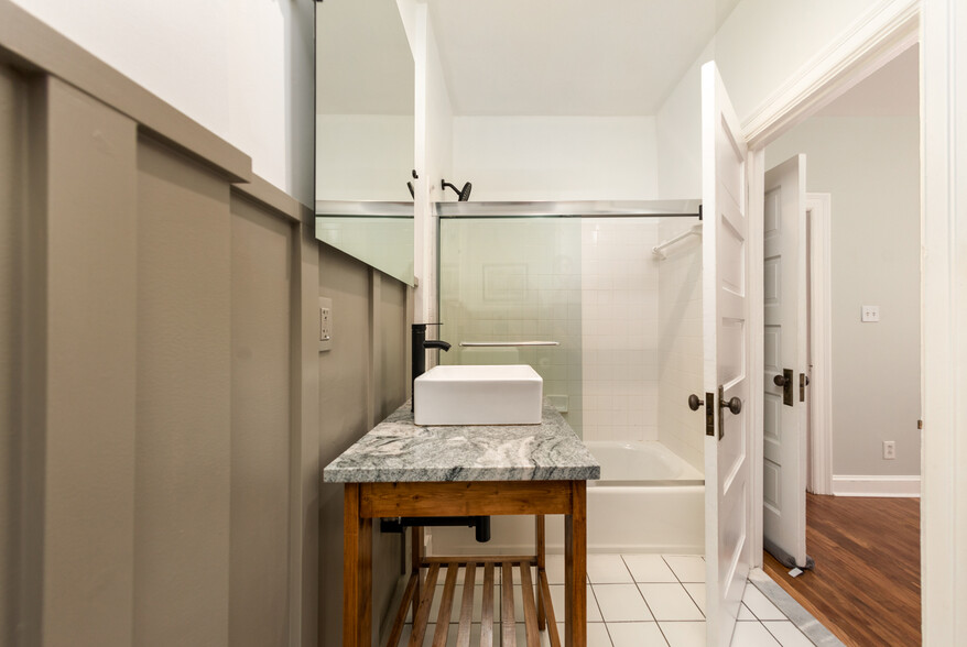 Building Photo - 1711 35th St NW