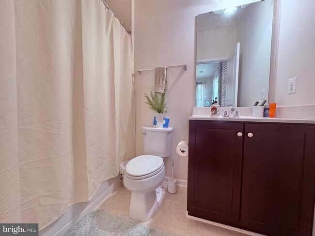 Building Photo - 438 Boxelder Dr
