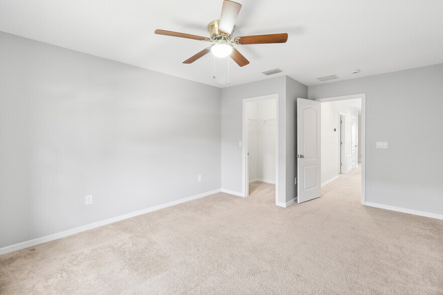 Building Photo - 5129 Bay Isle Cir