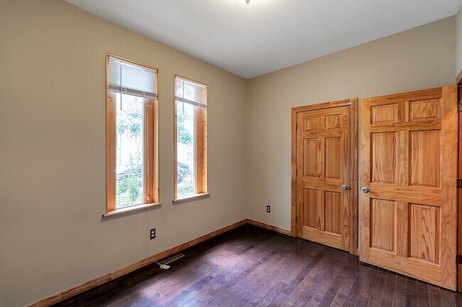Building Photo - 3834 N Pecos St