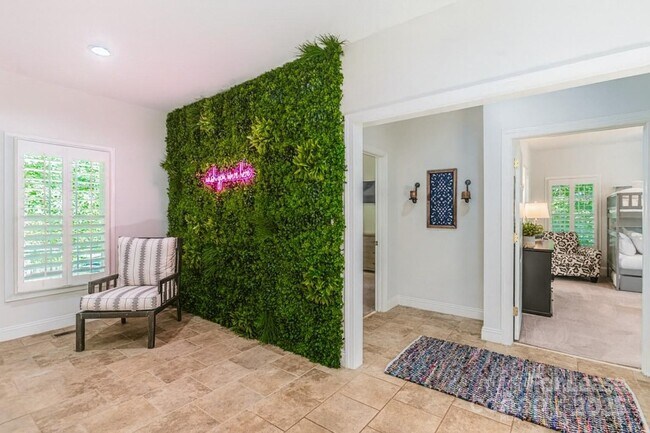 Building Photo - 3115 High Ridge Rd