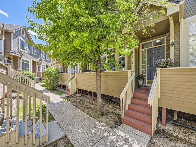 Building Photo - 5555 E Briarwood Ave