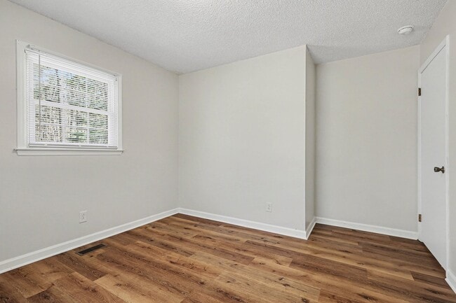 Building Photo - 755 Branch Water