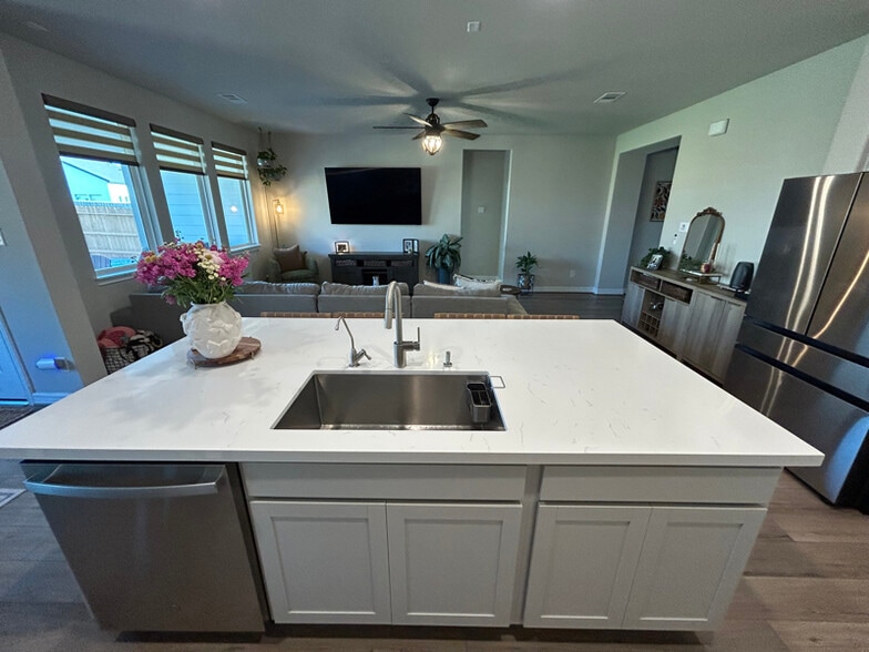Building Photo - 2972 Golden Dust Dr