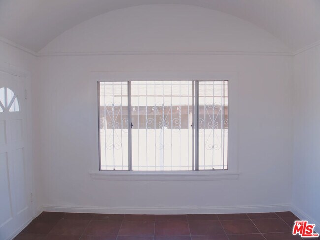 Building Photo - 540 W 107th St