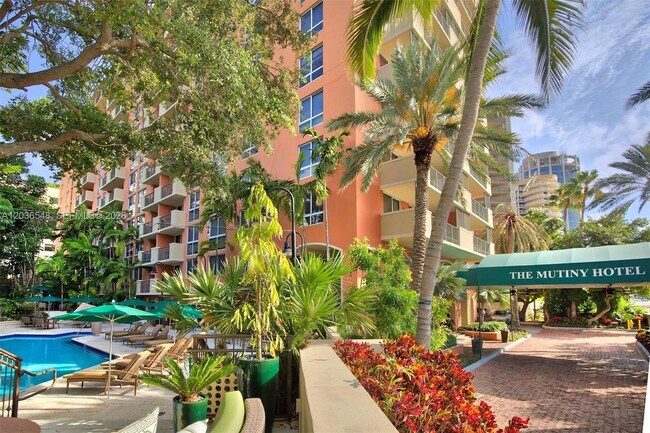 Building Photo - 2951 S Bayshore Dr