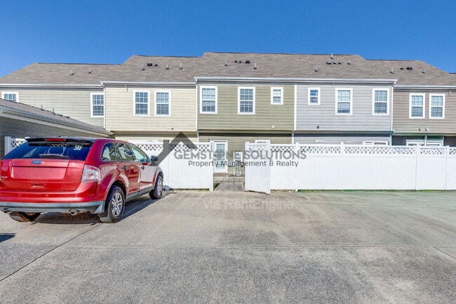 Building Photo - 304 Oldbury Ln