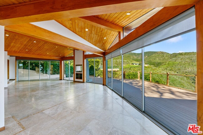 Building Photo - 4970 Latigo Canyon Rd