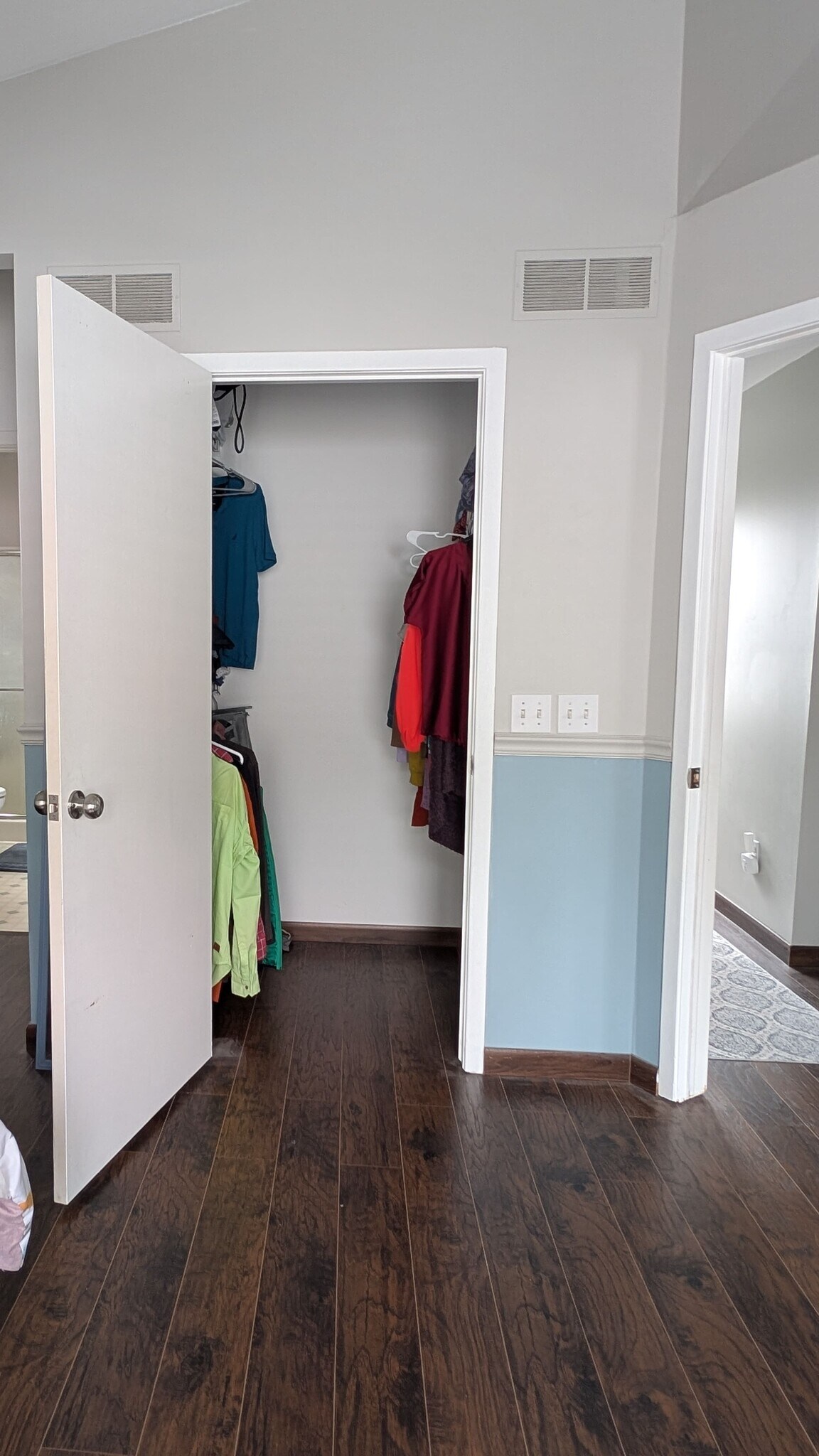 Walk-in closet - 1617 Norton Creek Blvd