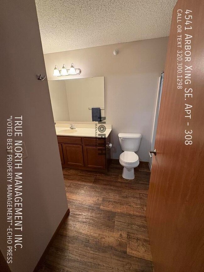 Building Photo - 4541 Arbor Xing SE