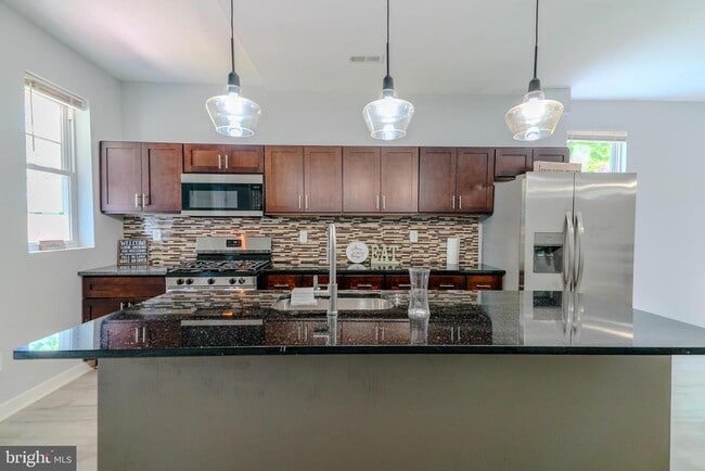 Building Photo - 3603 Oakmont Ave