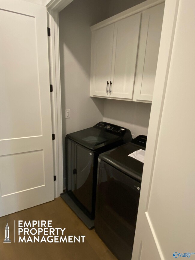 Building Photo - 318 Hay Rake Dr