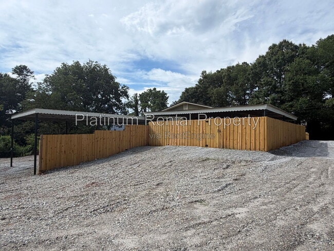 Building Photo - 1868 Quarry Rd