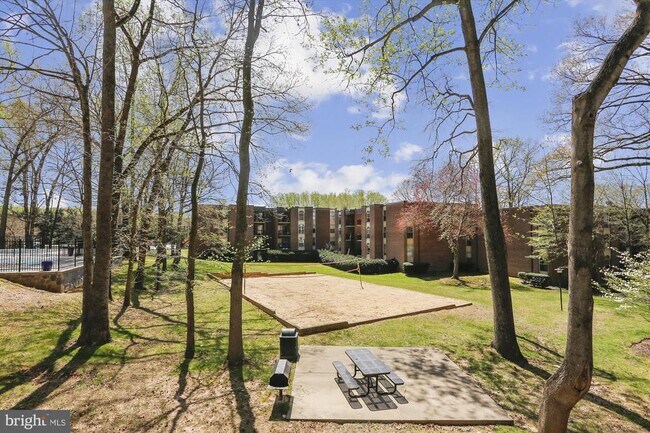 Building Photo - 3356 Woodburn Rd