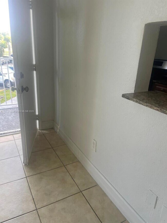 Building Photo - 7101 SW 89th Ct